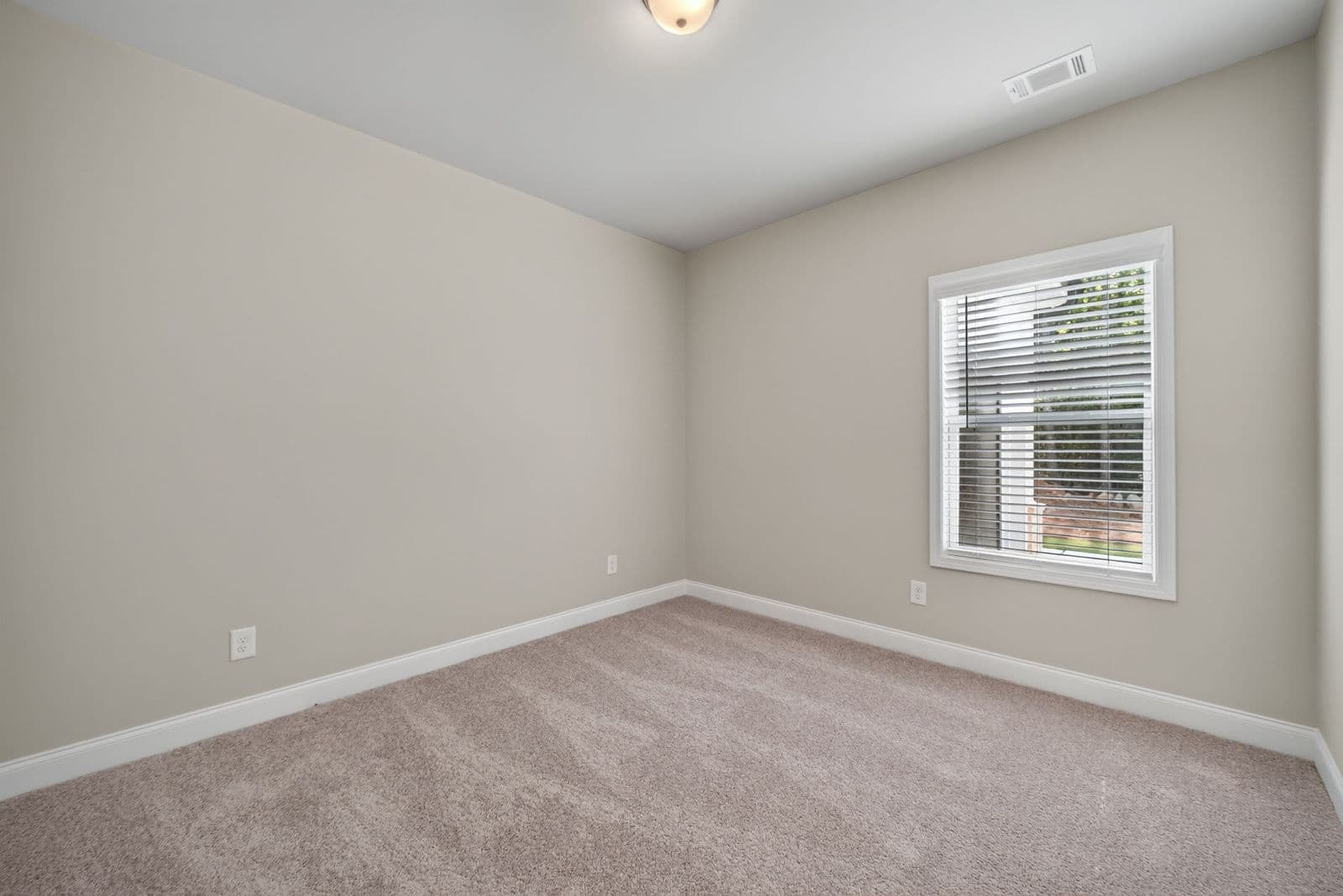 Secondary bedroom