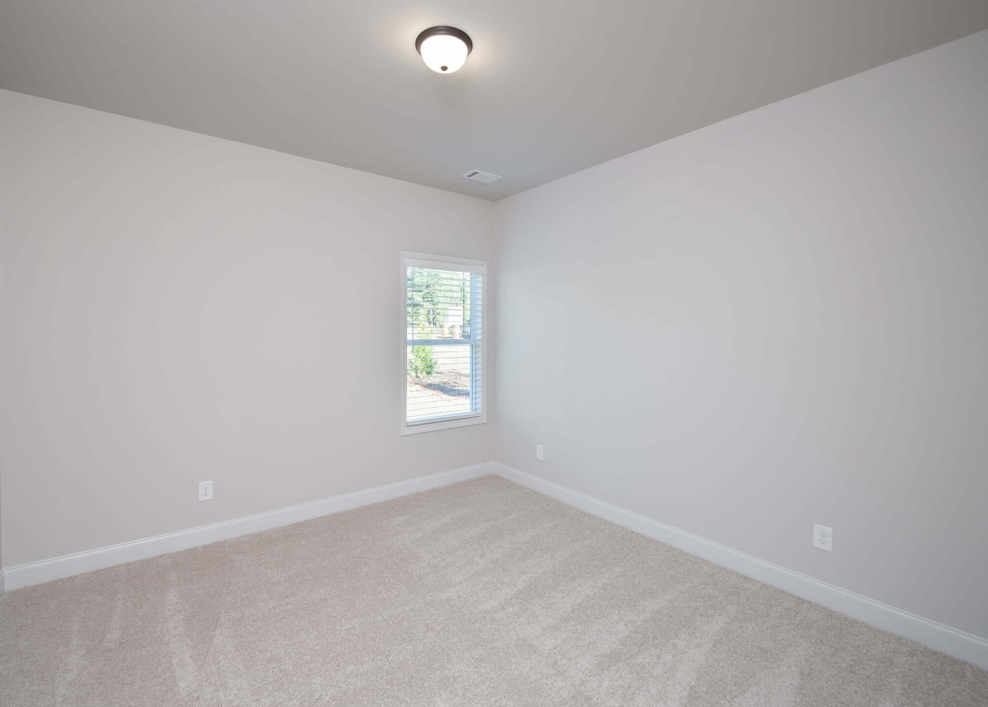 Secondary bedroom