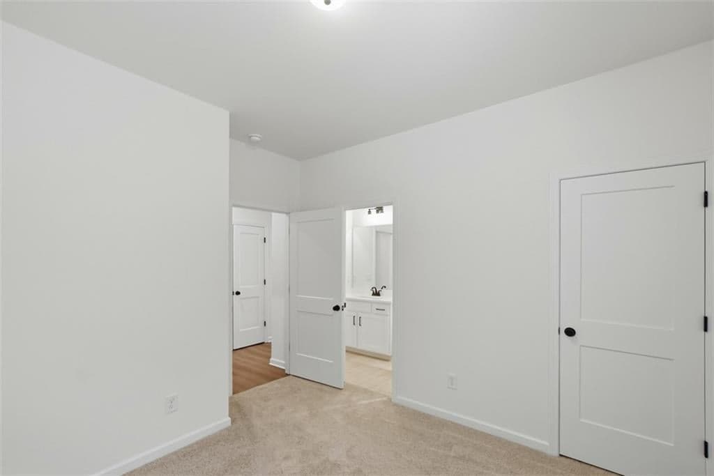 8275 Crooked Creek Drive — photo 39