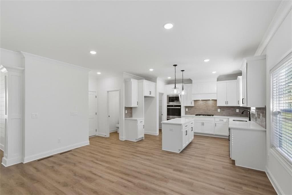 8275 Crooked Creek Drive — photo 12