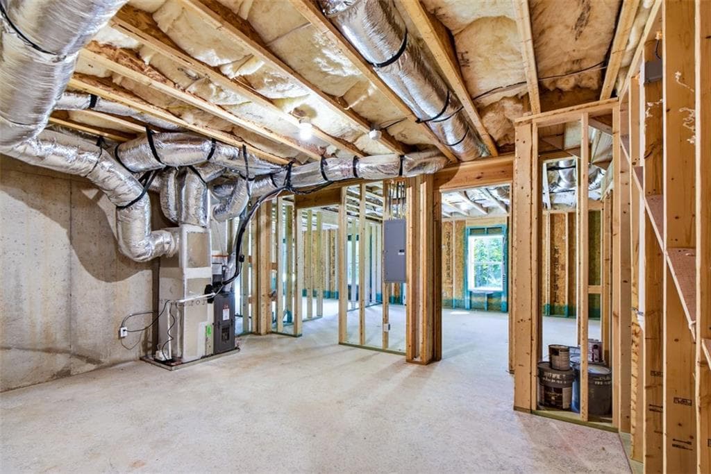 8275 Crooked Creek Drive — photo 49