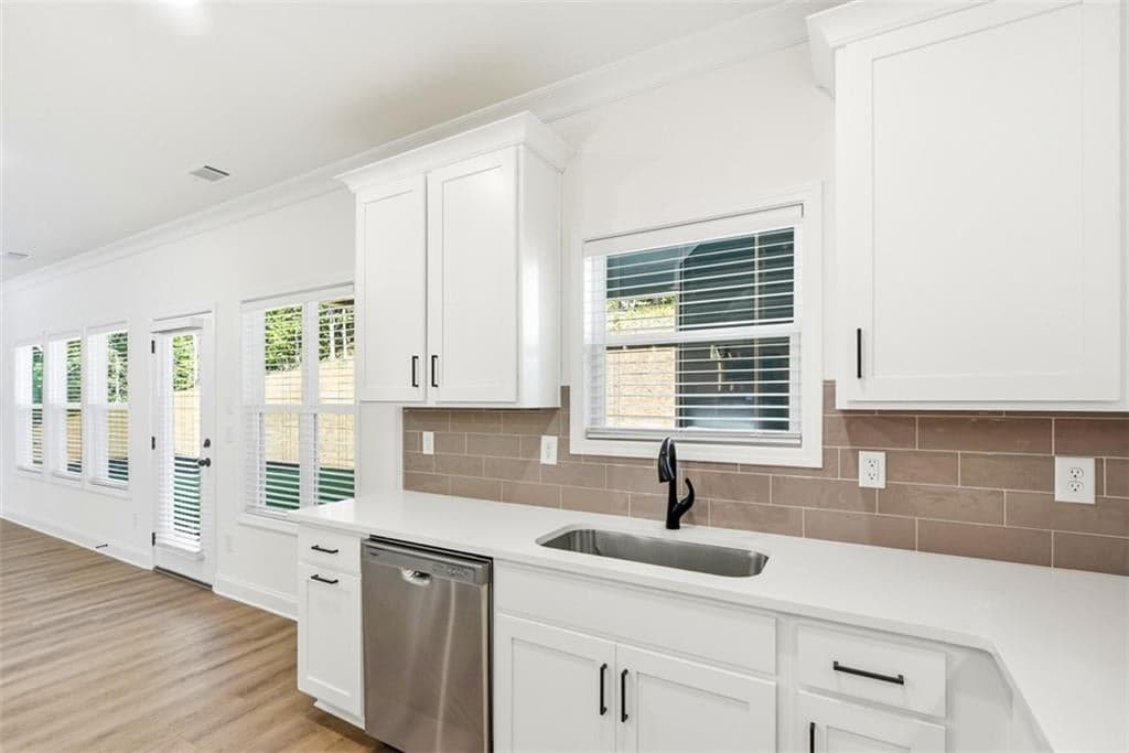 8250 Crooked Creek Drive — photo 19