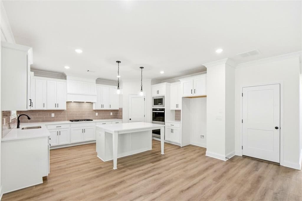 8250 Crooked Creek Drive — photo 26