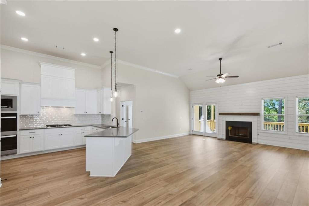 8255 Crooked Creek Drive — photo 5