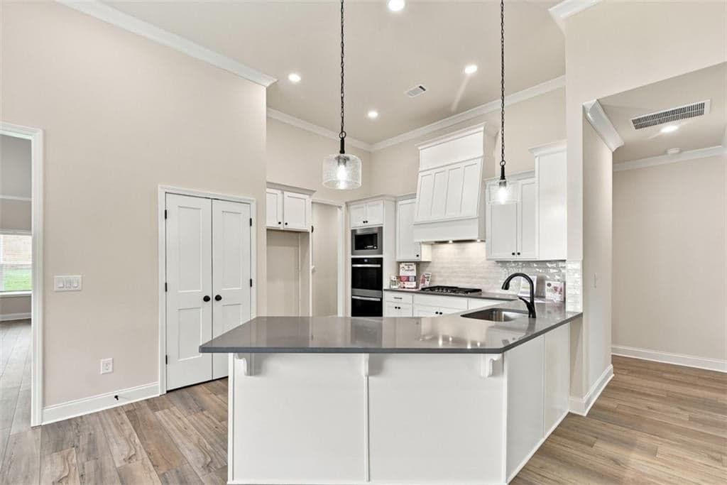 8255 Crooked Creek Drive — photo 26