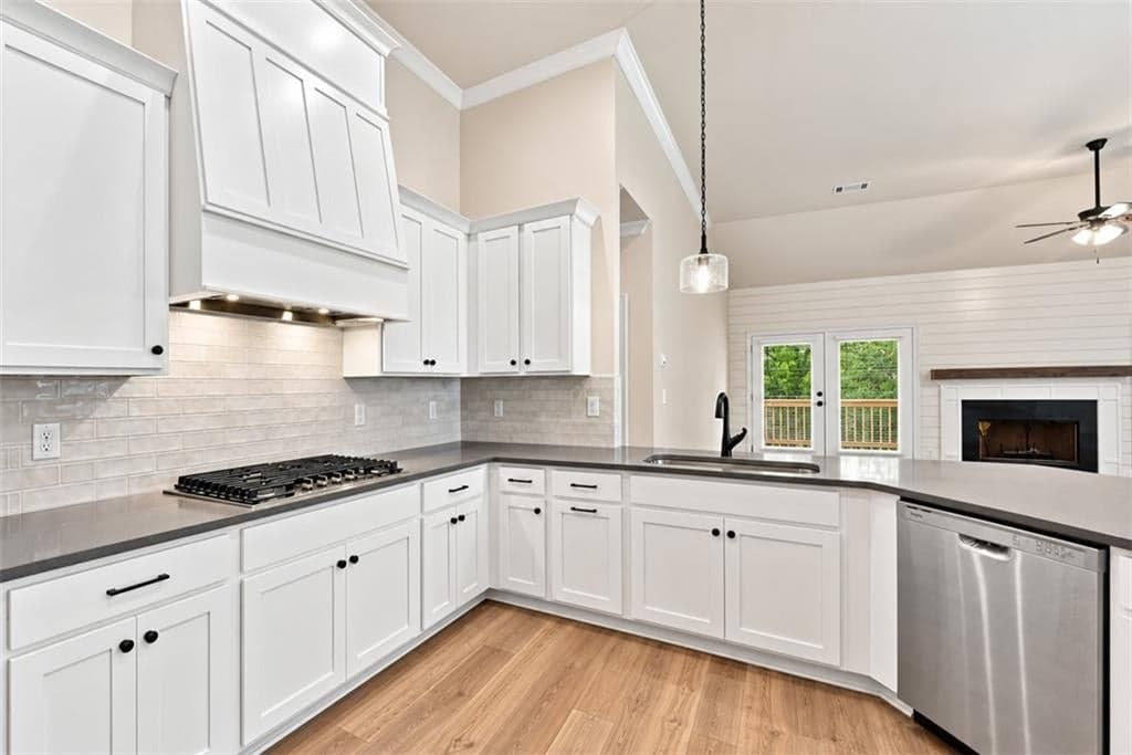 8255 Crooked Creek Drive — photo 30