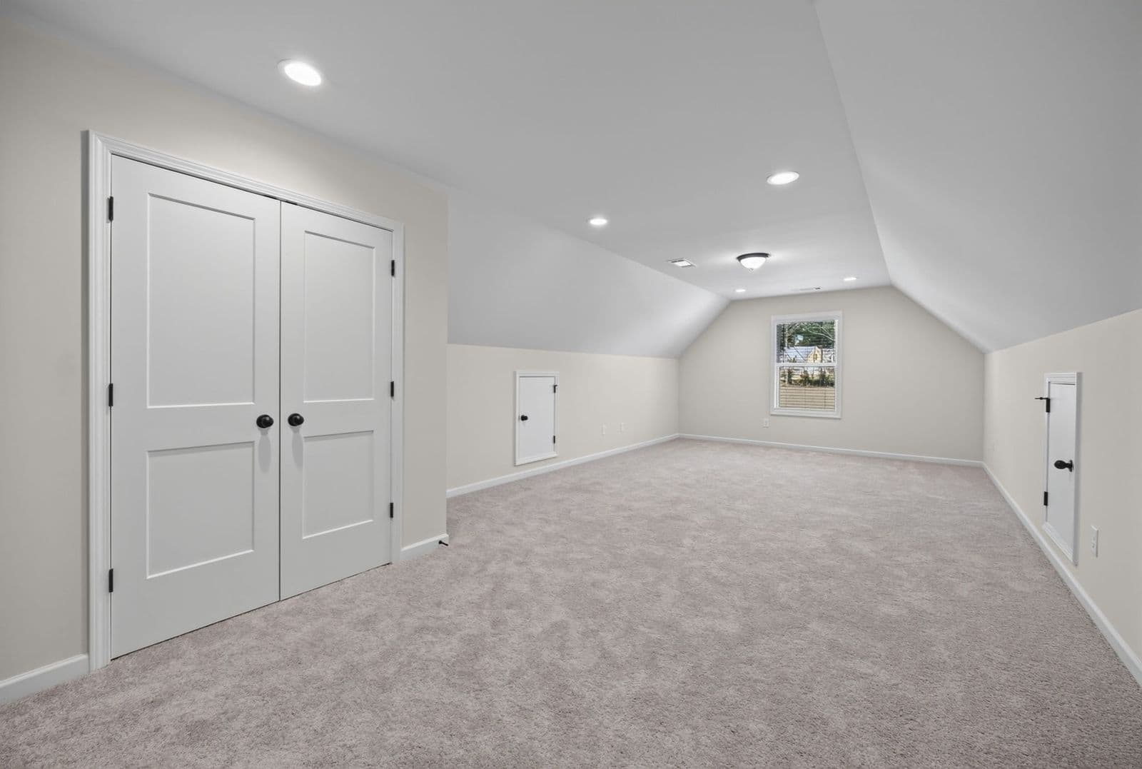 Upstairs bonus room