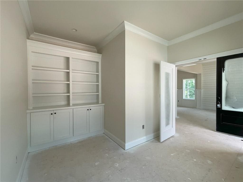 8255 Crooked Creek Drive — photo 3